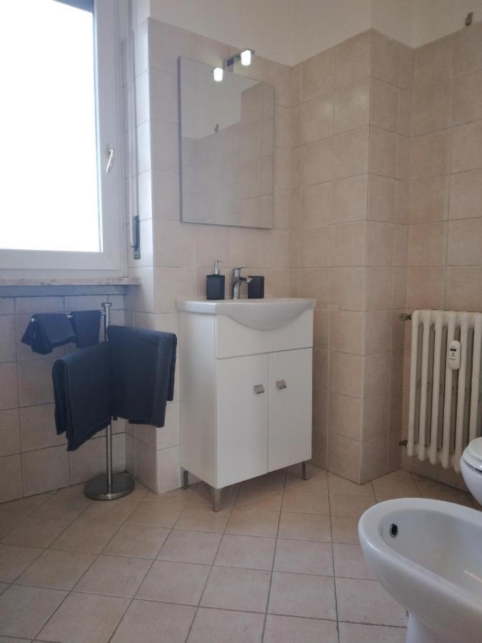 Spazioso Appartamento Parabiago Luaran gambar