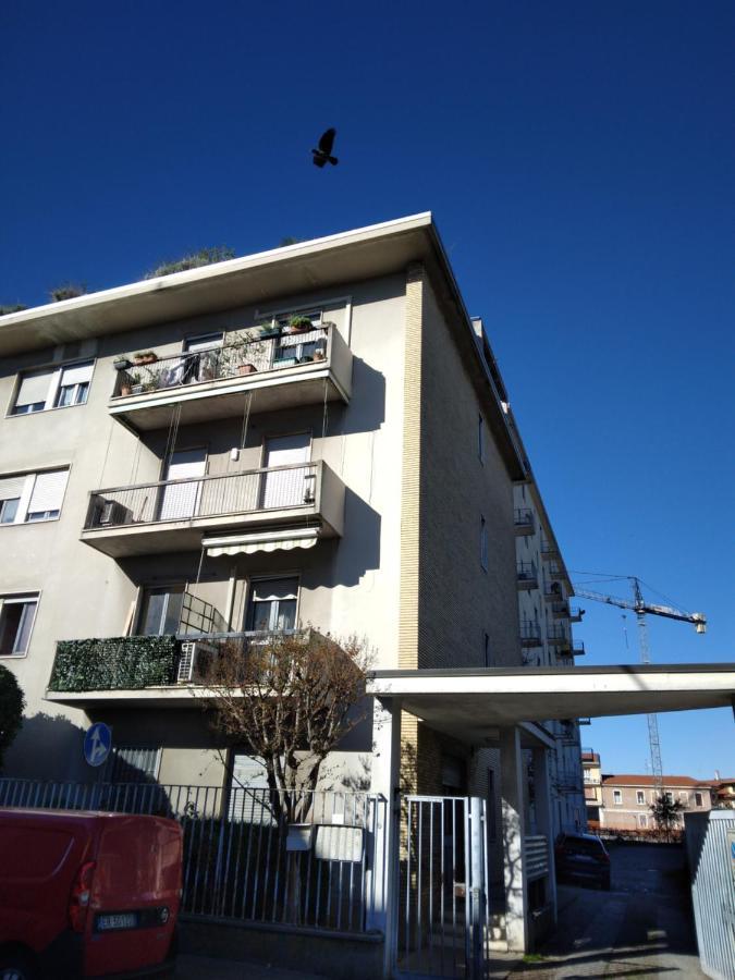 Spazioso Appartamento Parabiago Luaran gambar